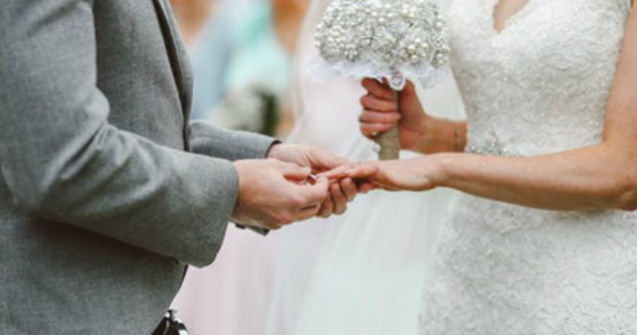 O mireasa a citit mesajele de infidelitate ale viitorului sot in locul juramintelor de nunta