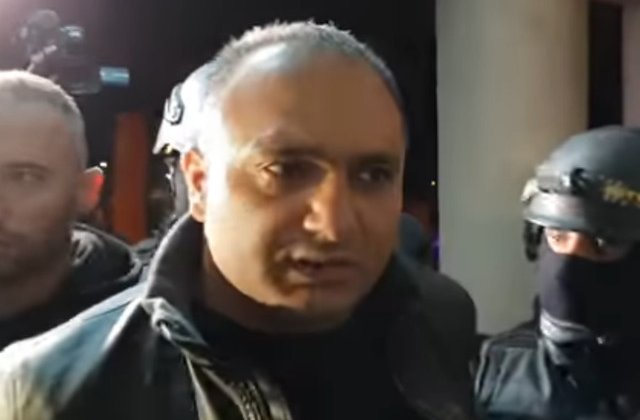 Barbatul din Alba care a atacat o tanara in scara blocului si-a recunoscut fapta / VIDEO