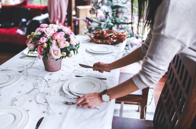 Cum sa faci fata cu brio oboselii din perioada sarbatorilor: 7 solutii simple si eficiente