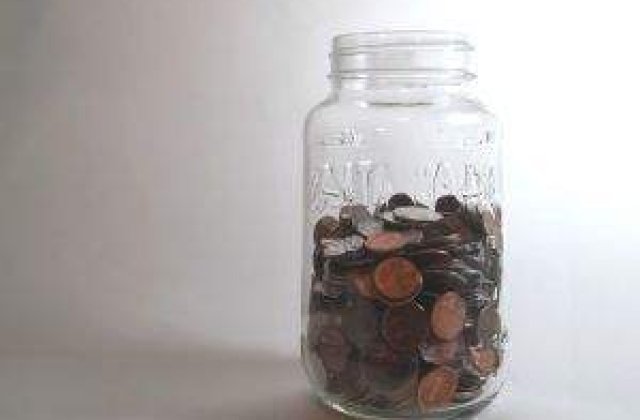 Sondaj: Romanii traiesc la limita subzistentei