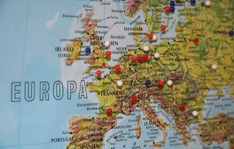  Top  Europa, in al treilea an de criza: Incepe razboiul finantarii