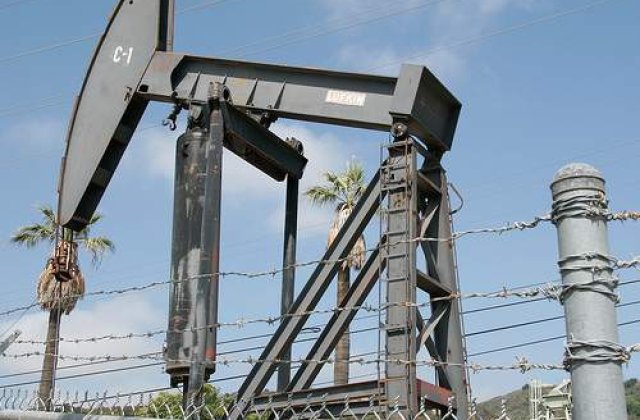Iranul are alternative pentru exportul petrolului, in caz de suprimare