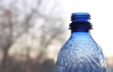 Atentie! Apa imbuteliata infestata, retrasa din 20 de judete