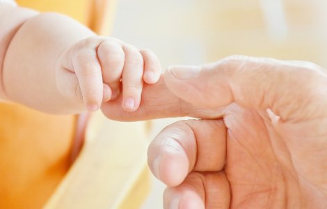 O romanca stabilita in Italia, data in urmarire pentru ca si-a rapit copilul din spital