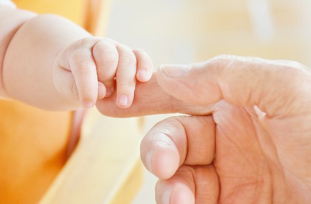 O romanca stabilita in Italia, data in urmarire pentru ca si-a rapit copilul din spital