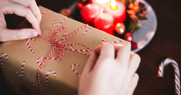  Top  O mica atentie conteaza: 7 idei de cadouri de Craciun pentru vecini