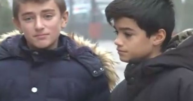 Doi copii au gasit 3.000 de lei pe strada. Ce au decis sa faca cu banii/ VIDEO