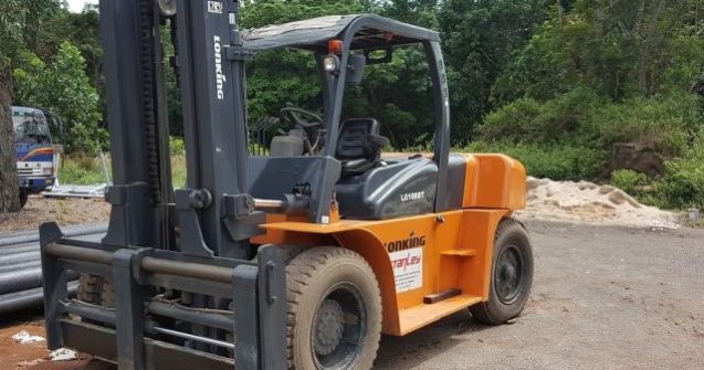 Un barbat a fost zdrobit de un motostivuitor pus in miscare de cainele sau