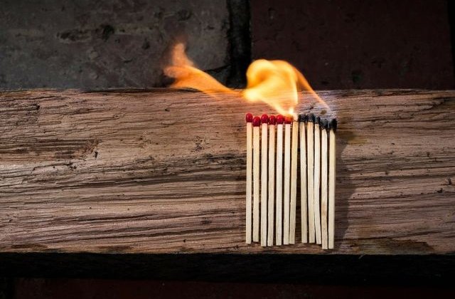 Un fost preot s-a autoincendiat in apropierea Catedralei Mantuirii Neamului