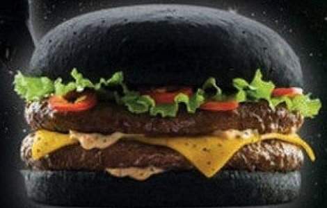 Hamburgerul negru al lui Darth Vader, ai manca asa ceva?