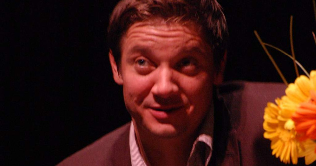 Jeremy Renner si aventurile sale in Thailanda