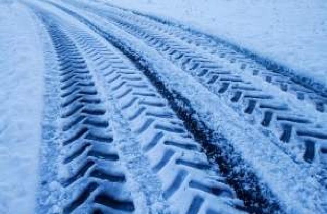 100 de turisti, obligati sa-si abandoneze vehiculele