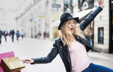  Top  Mereu in tendinte: 10 articole vestimentare care nu se demodeaza