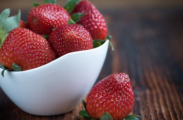 Misterul capsunelor contaminate - Un ac de cusut, descoperit intr-o capsuna din Noua Zeelanda