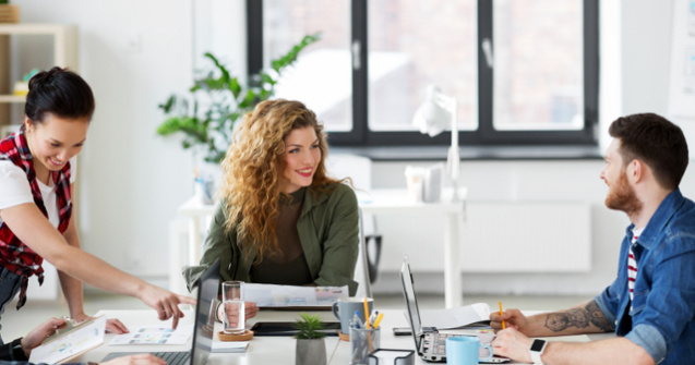 Trei lucruri care motiveaza orice angajat sa ramana la locul de munca