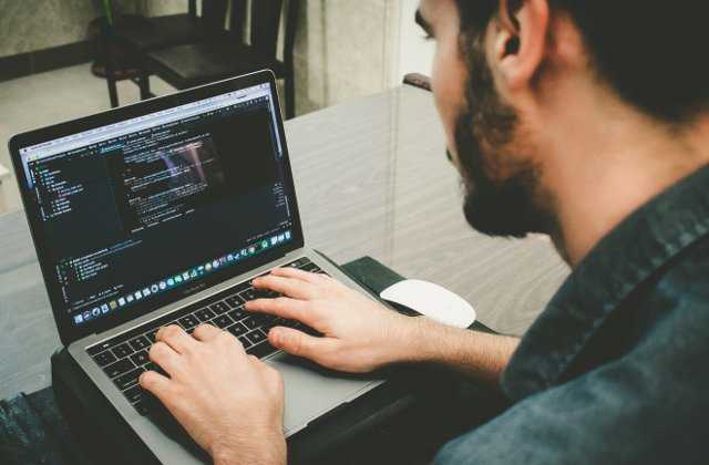 Unde au vrut romanii sa lucreze in 2018? Care sunt domeniile care au atras cei mai multi candidati