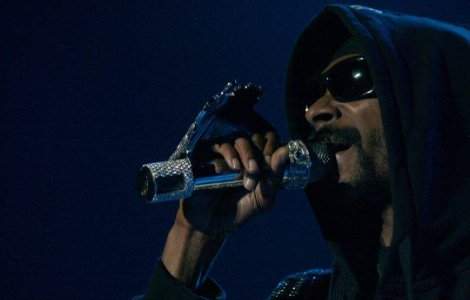 Snoop Dogg, tradat de alt "dog"