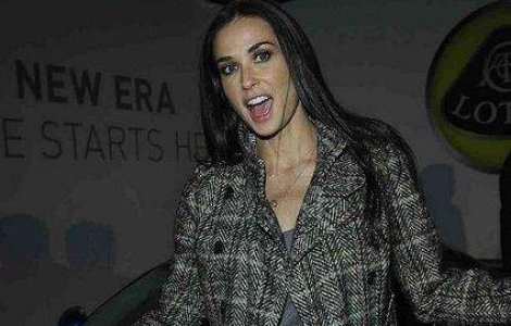 Faceti cunostinta cu noua "papusa masculina" a lui Demi Moore