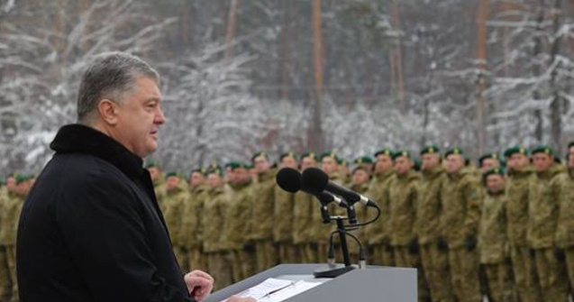 Presedintele ucrainean Petro Porosenko a promulgat legea martiala