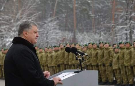 Presedintele ucrainean Petro Porosenko a promulgat legea martiala
