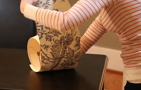  Top  Nu e util doar pentru "imbracarea" peretilor. 8 intrebuintari mai putin cunoscute ale tapetului