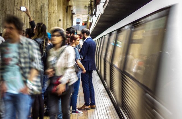 Magazinele din statiile de metrou raman  fara lumina si apa. Comerciantii, in pericol de a fi evacuati de catre Metrorex