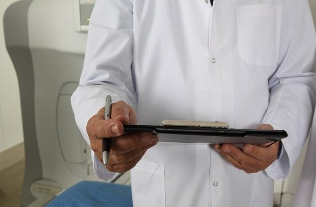 9 asistente si 2 medici, depistati cu stafilococ auriu, la Maternitatea Giulesti