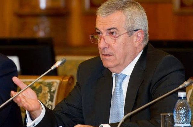 Tariceanu, despre unii protestatari: "Sa puna mana pe o carte"
