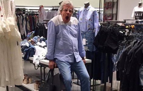  Top  Au o rabdare de fier: 10+ imagini amuzante cu barbati asteptand femeile sa faca cumparaturi