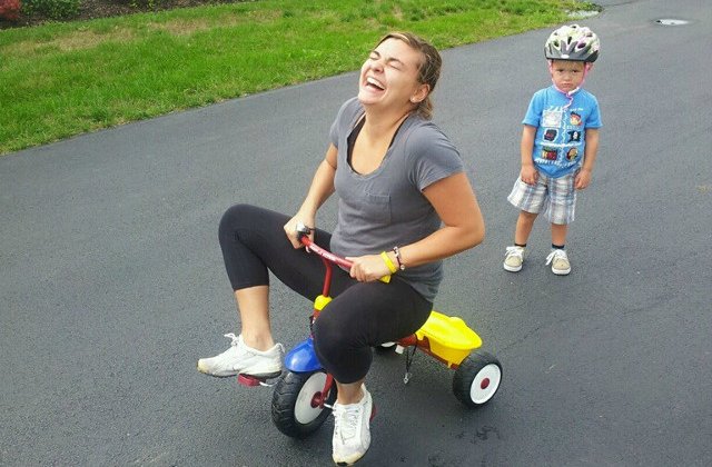 15 imagini care demonstreaza ca, atunci cand isi propun, mamele pot fi mai amuzante decat ne-am fi inchipuit