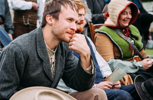 30+ nume amuzante: de la Ramurel Pastrama la Strut Modest si Randunel Pisica