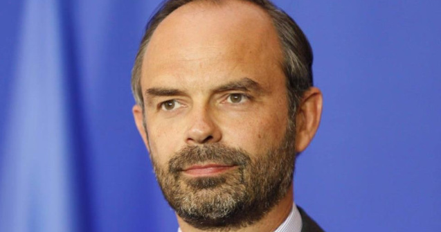 Guvernul francez a decis suspendarea cresterii taxelor la carburanti, ca urmare a protestelor masive