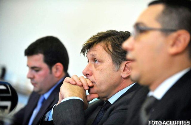 Liderii USL cer dezbaterea situatiei politice si a tensiunilor sociale