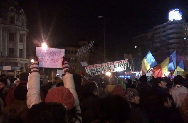 [VIDEO] Bucuresti, Piata Universitatii - Ziua a 5-a de proteste