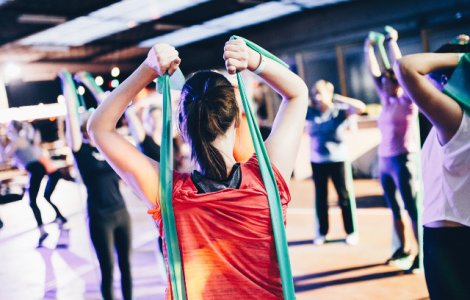 Studiu: Exercitiile fizice si suplimentele pe baza de proteine ar putea ajuta la inversarea fragilitatii