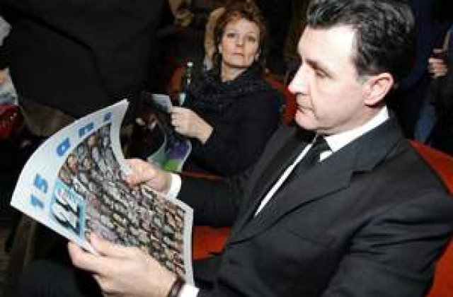 Radu Duda le-a cerut pustoaicelor din Alba adresele de Hi5