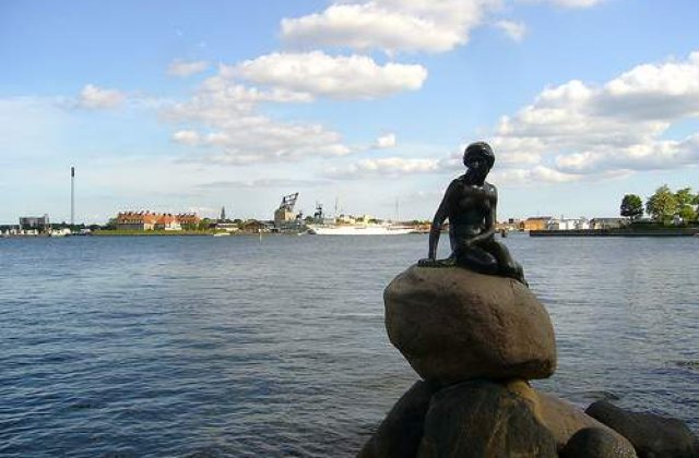 Costa Concordia: Langa cine era capitanul in momentul accidentului?