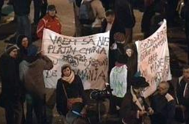 O zi plina de evenimente: Discursul lui Basescu, mitingul USL si protestul din Piata Universitatii