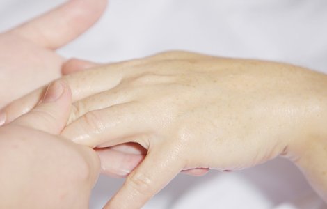 Cercetatorii chinezi au creat un material bioactiv care stimuleaza regenerarea pielii