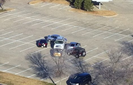  Top  Soferi care sfideaza orice regula: 10+ imagini cu masini parcate total aiurea