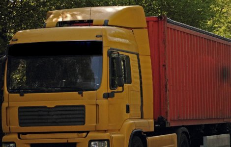 Un sofer roman de 19 ani a fost gasit mort intr-o parcare in Belgia