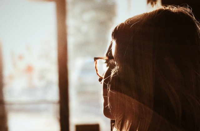 Ar trebui sa te puna pe ganduri: 8 semne care indica imbatranirea prematura a creierului