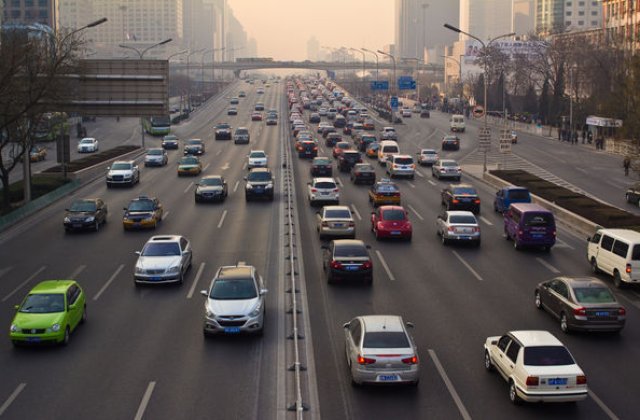 Vesti proaste de pe cea mai mare piata auto din lume: vanzarile de masini din China ar putea inregistra prima scadere anuala dupa 1990