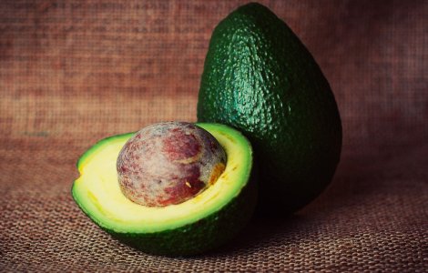  Top  De la tratarea cosurilor la dressing pentru salata. 10 intrebuintari mai putin cunoscute ale uleiului de avocado