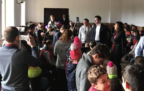 Initiativa unica: Programul Supereroi, mentorat pentru cei 250.000 de copii ramasi singuri acasa