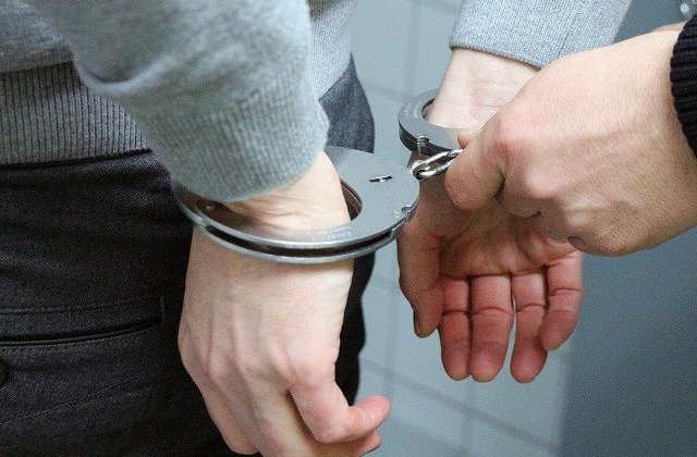 O femeie a murit dupa ce a fost batuta cu bestialitate si sugrumata de fiul ei