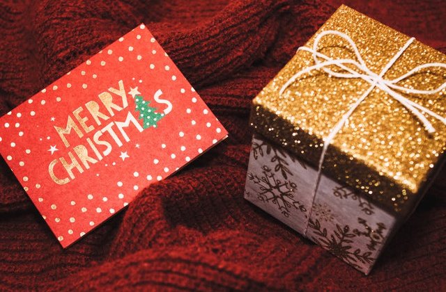 9 idei de cadouri cu dimensiuni mici, dar care sunt pline de valoare