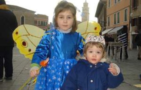 Carnavalul de la Venetia: Un zambet contra indiferentei