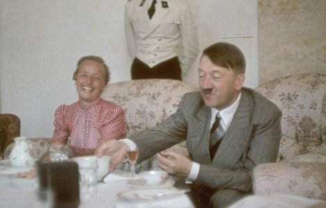  Top  Viata ascunsa a lui Hitler: Imagini din intimitate