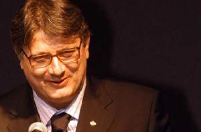 Gino Iorgulescu si ex-deputatul Gabriel Bivolaru au aruncat o 'ploaie de bani' in Vali Vijelie